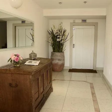 11 B&B